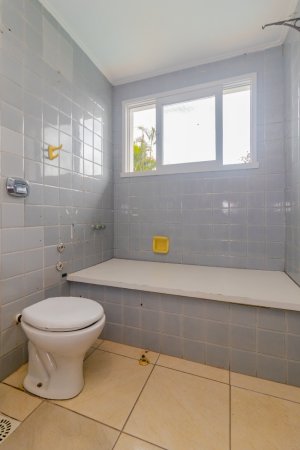 Casa com 232m², 3 dormitórios no bairro Três Figueiras em Porto Alegre para Alugar