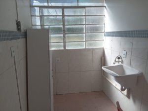 Casa com 250m², 5 dormitórios no bairro Chácara das Pedras em Porto Alegre para Alugar