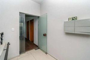 Prédio Comercial com 530m² no bairro Navegantes em Porto Alegre para Alugar