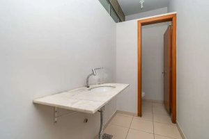 Prédio Comercial com 530m² no bairro Navegantes em Porto Alegre para Alugar