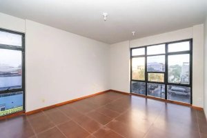 Prédio Comercial com 530m² no bairro Navegantes em Porto Alegre para Alugar