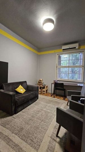 Casa comercial com 360m² no bairro Independência em Porto Alegre para Alugar