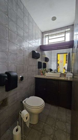 Casa comercial com 360m² no bairro Independência em Porto Alegre para Alugar