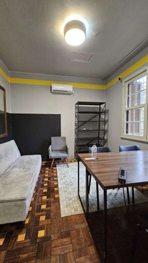 Casa comercial com 360m² no bairro Independência em Porto Alegre para Alugar