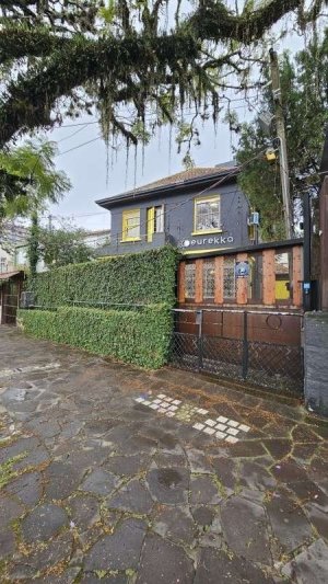 Casa comercial com 360m² no bairro Independência em Porto Alegre para Alugar