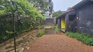 Casa comercial com 360m² no bairro Independência em Porto Alegre para Alugar