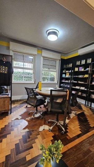 Casa comercial com 360m² no bairro Independência em Porto Alegre para Alugar