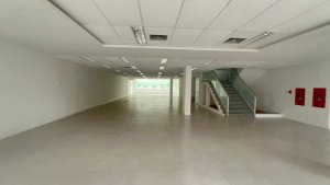 Loja com 500m² no bairro Menino Deus em Porto Alegre para Alugar