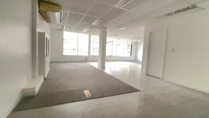 Loja com 500m² no bairro Menino Deus em Porto Alegre para Alugar