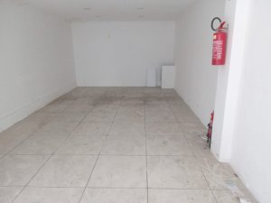 Loja com 36m² no bairro Azenha em Porto Alegre para Alugar