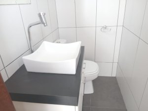 Apartamento com 75m², 2 dormitórios no bairro Partenon em Porto Alegre para Alugar